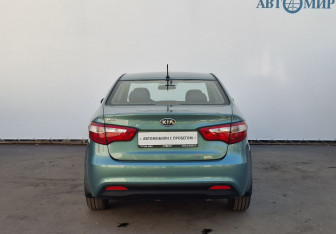 Подержанный автомобиль Kia Rio Sedan 2012 года (6 фото)