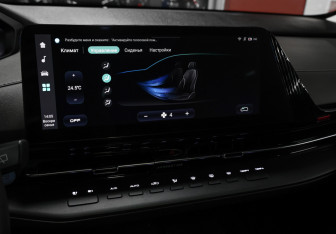 Подержанный автомобиль Changan UNI-S 2024 года (20 фото)