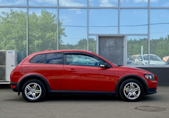 Подержанный автомобиль Volvo C30 2008 года (4 фото)