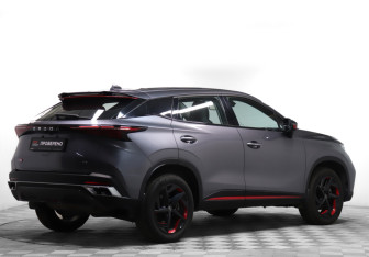 Подержанный автомобиль Omoda C5 2023 года (5 фото)