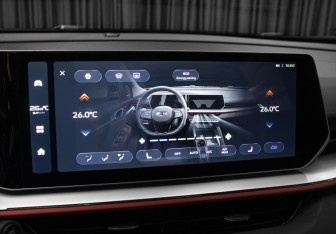 Подержанный автомобиль Geely Coolray 2024 года (19 фото)