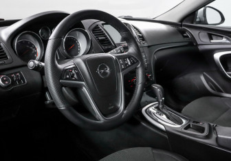Подержанный автомобиль Opel Insignia Wagon 2013 года (14 фото)