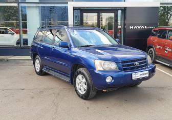 Подержанный автомобиль Toyota Highlander 2002 года (3 фото)