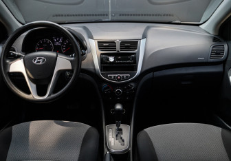 Подержанный автомобиль Hyundai Solaris Sedan 2013 года (9 фото)