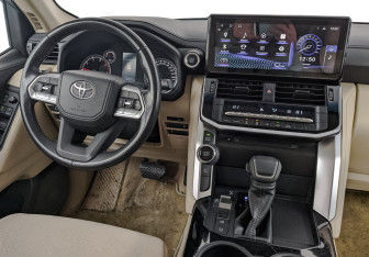 Подержанный автомобиль Toyota Land Cruiser Suv 2022 года (30 фото)