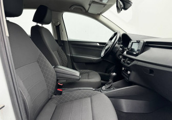 Подержанный автомобиль Skoda Rapid Liftback 2021 года (10 фото)