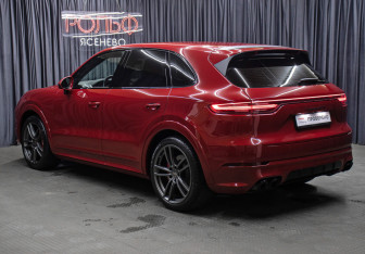 Подержанный автомобиль Porsche Cayenne 2021 года (7 фото)