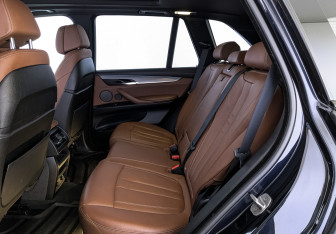 Подержанный автомобиль BMW X5 2017 года (18 фото)