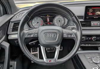 Подержанный автомобиль Audi SQ5 2019 года (22 фото)