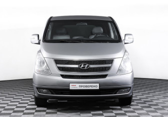 Подержанный автомобиль Hyundai Grand Starex 2013 года (2 фото)