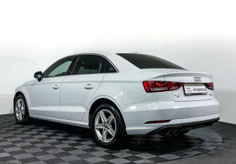 Подержанный автомобиль Audi A3 Sedan 2017 года (7 фото)