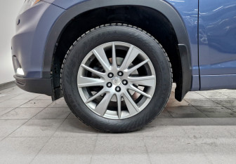 Подержанный автомобиль Toyota Highlander 2014 года (18 фото)