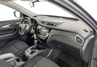 Подержанный автомобиль Nissan X-Trail 2018 года (11 фото)