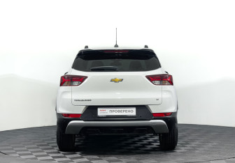 Подержанный автомобиль Chevrolet TrailBlazer 2021 года (6 фото)