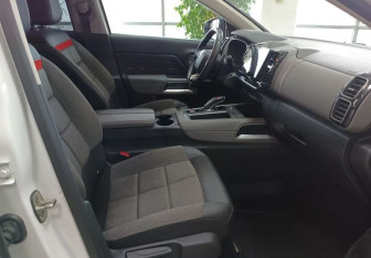 Подержанный автомобиль Citroen C5 Aircross 2019 года (17 фото)