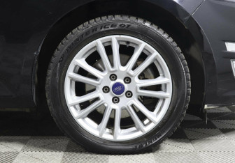 Подержанный автомобиль Ford Mondeo Sedan 2013 года (6 фото)