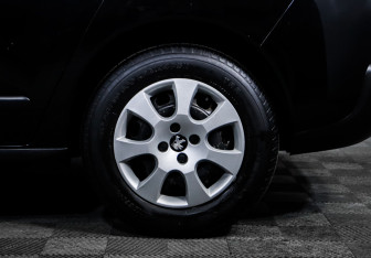 Подержанный автомобиль Peugeot 3008 2016 года (15 фото)