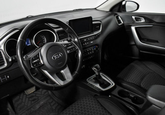 Подержанный автомобиль Kia Ceed Wagon 2019 года (8 фото)