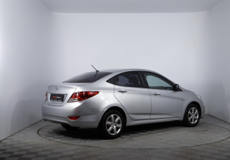Подержанный автомобиль Hyundai Solaris Sedan 2013 года (5 фото)