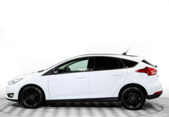 Подержанный автомобиль Ford Focus Hatchback 2018 года (3 фото)