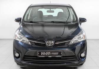 Подержанный автомобиль Toyota Verso 2014 года (2 фото)