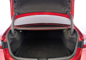 Подержанный автомобиль Mazda 6 Sedan 2023 года (10 фото)