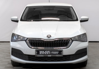 Подержанный автомобиль Skoda Rapid Liftback 2021 года (2 фото)