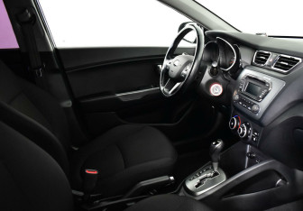 Подержанный автомобиль Kia Rio Sedan 2014 года (7 фото)