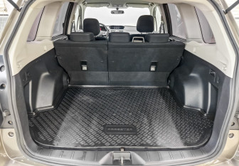 Подержанный автомобиль Subaru Forester Suv 2017 года (10 фото)