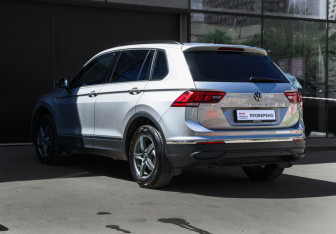 Подержанный автомобиль Volkswagen Tiguan 2021 года (6 фото)