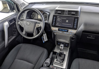 Подержанный автомобиль Toyota Land Cruiser Prado 2021 года (29 фото)