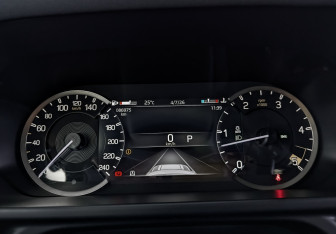 Подержанный автомобиль Land Rover Defender Suv 2022 года (16 фото)