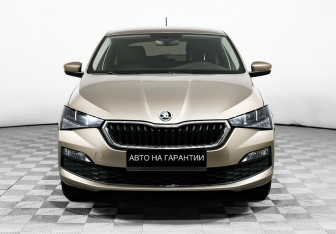 Подержанный автомобиль Skoda Rapid Liftback 2021 года (2 фото)