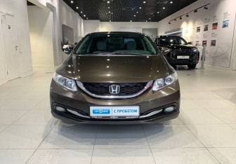 Подержанный автомобиль Honda Civic Sedan 2013 года (2 фото)