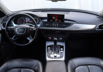 Подержанный автомобиль Audi A6 Sedan 2017 года (14 фото)