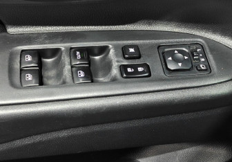 Подержанный автомобиль Mitsubishi Outlander 2018 года (15 фото)