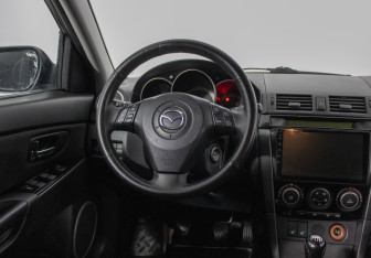 Подержанный автомобиль Mazda 3 Sedan 2008 года (15 фото)