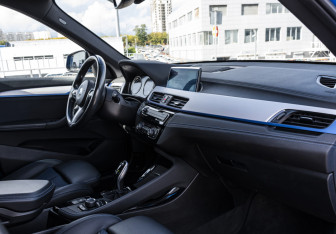 Подержанный автомобиль BMW X1 2020 года (15 фото)