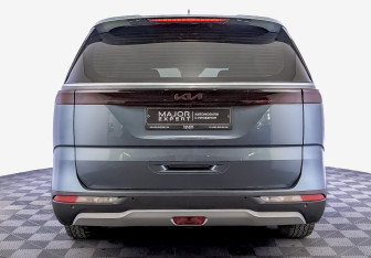 Подержанный автомобиль Kia Carnival 2022 года (6 фото)