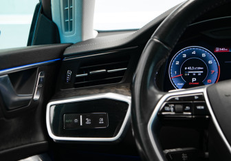 Подержанный автомобиль Audi A7 2018 года (14 фото)
