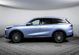 Подержанный автомобиль Chery Tiggo 9 2024 года (8 фото)