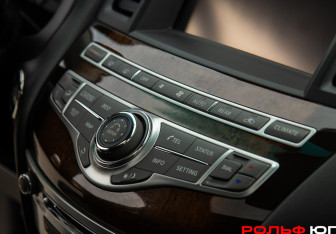 Подержанный автомобиль Infiniti JX 2013 года (16 фото)