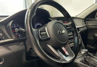Подержанный автомобиль Kia Optima Sedan 2018 года (13 фото)