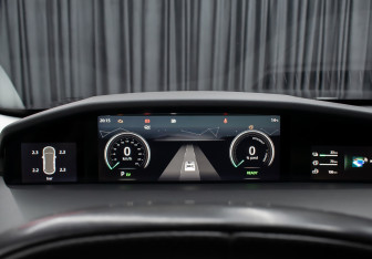 Подержанный автомобиль Changan UNI-K 2022 года (13 фото)