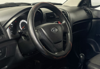 Подержанный автомобиль Kia Picanto 2009 года (9 фото)