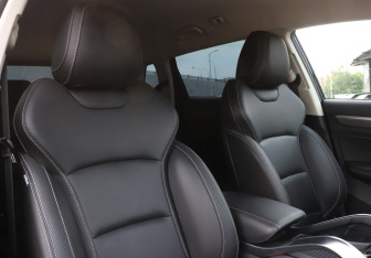 Подержанный автомобиль Geely Atlas Pro 2022 года (14 фото)