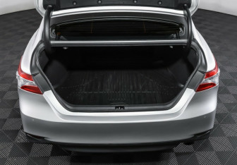 Подержанный автомобиль Toyota Camry Sedan 2018 года (19 фото)