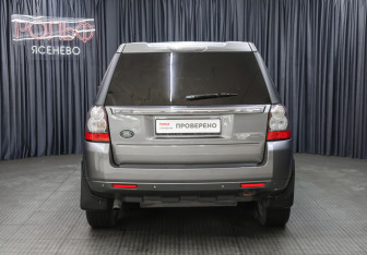 Подержанный автомобиль Land Rover Freelander 2011 года (6 фото)