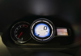 Подержанный автомобиль Renault Fluence 2014 года (15 фото)