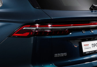 Подержанный автомобиль Geely Monjaro 2023 года (17 фото)